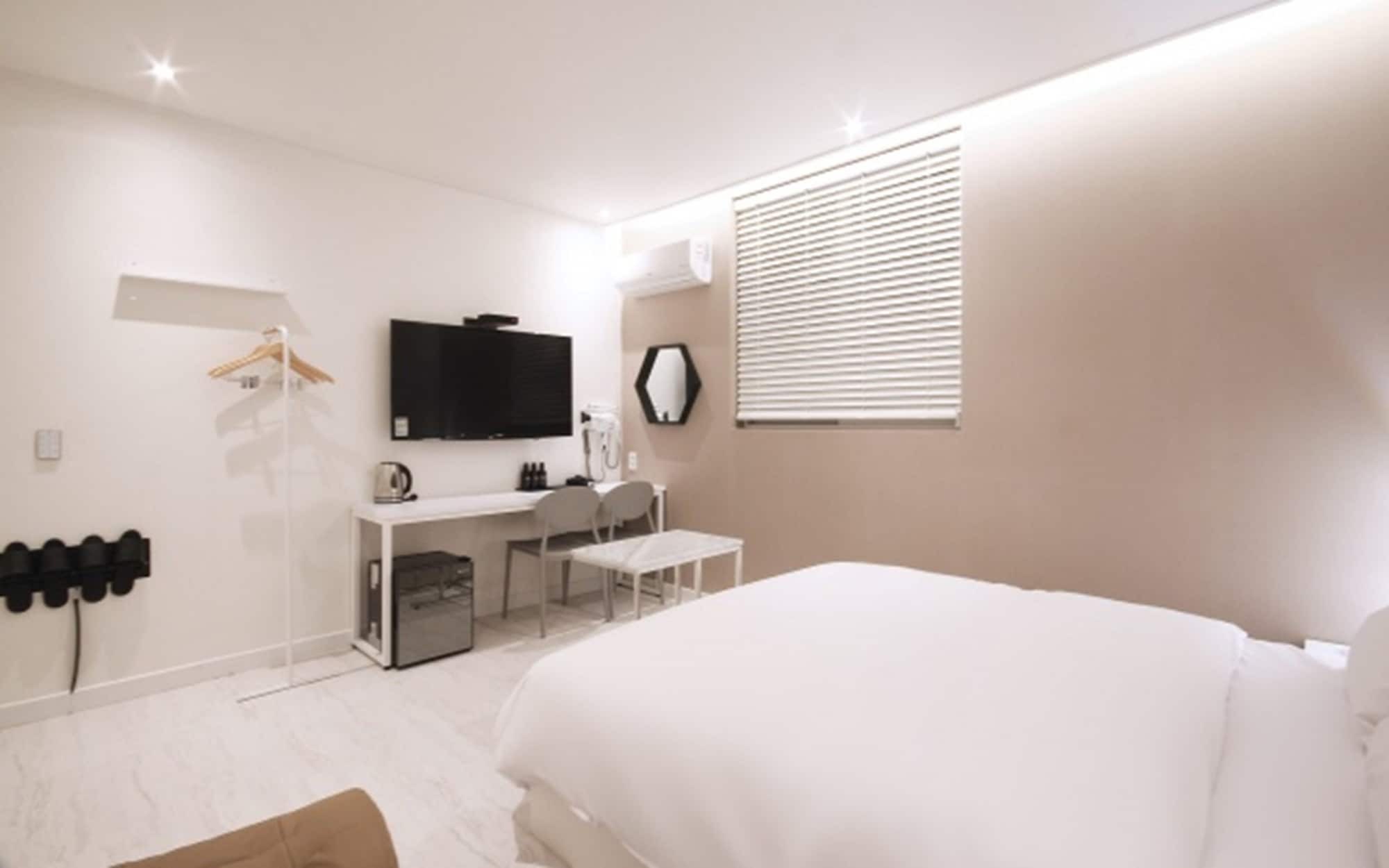 Hotel Yam Yeosu Hakdong Eksteriør billede